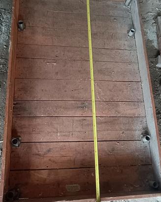Piattaforma cassone con sponde