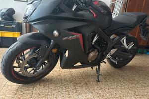 Honda CBR 650 F incidentata