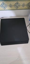 PS4 Slim 500GB + 2 Controller Originali - Usata