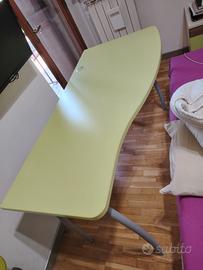 Scrivania con sedia