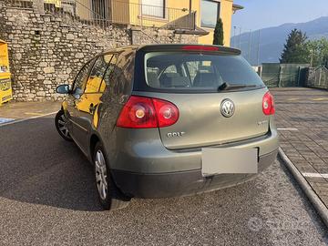 Volkswagen Golf 5 1.6 FSI