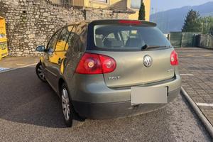 Volkswagen Golf 5 1.6 FSI