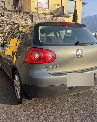 Volkswagen Golf 5 1.6 FSI