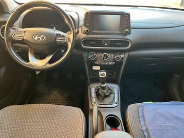 Hyundai Kona 1.0 turbo benz.