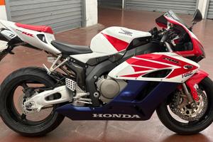 HONDA CBR 1000 RR