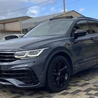 Volkswagen Tiguan R-Line 2.0 TDI 150CV DSG Tetto