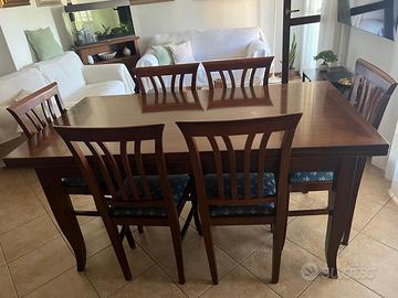 Tavolo allungabile in legno massello + 6 sedie