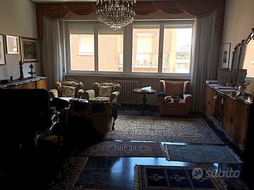 Zona Regione ampio app.to con balconi