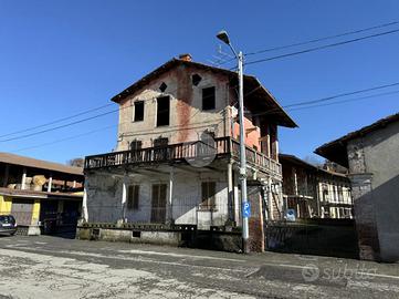 CASA SEMINDIPENDENTE A ALBIANO D'IVREA