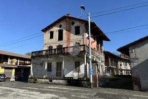 CASA SEMINDIPENDENTE A ALBIANO D'IVREA