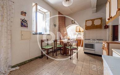 Appartamento di 110 m² con 3 locali a Vicovaro