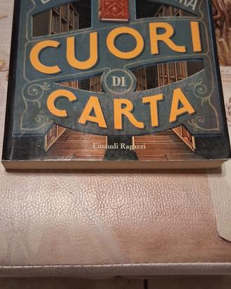 Cuori di carta