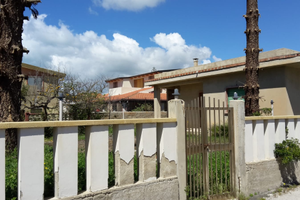 Casa al mare con terreno annesso