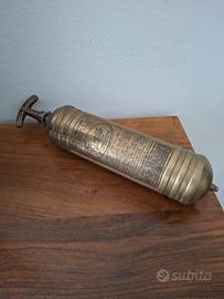 Antico estintore Pyrene in ottone, Made in England
