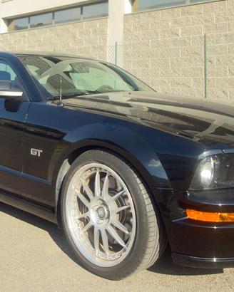 MUSTANG GT V8