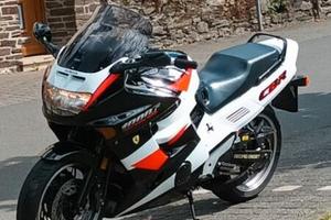 Honda CBR 1000 sc24 1994 no passaggio 