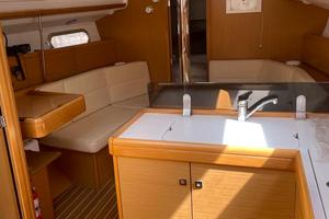 Jeanneau Sun Odyssey 36i total refitting