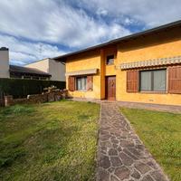 VILLA SINGOLA A MANTOVA