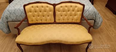 Divanetto da salotto o camera 