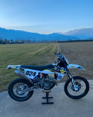 Hisqvarna FE 350 2022 rockstar edition
