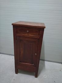 Comodino antico in legno