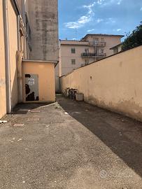 Magazzino uso deposito mq. 550 altezza 7 mt