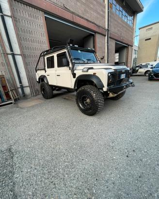 Land rover defender 110 td4