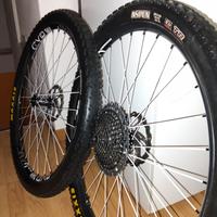 Ruote  cyp sella in  carbonio telescopico casco 