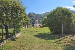 Terreno edificabile 1550 m² per bifamiliare