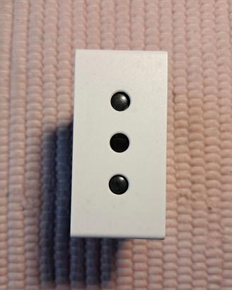Bticino Light N4113 presa 10A colore bianco