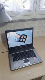 Computer Notebook Acer con Windows 98