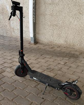 Monopattino elettrico Vivo pieghevole