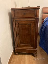 Coppia comodini antichi