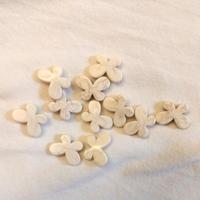 200 Perline a forma di farfalla color avorio