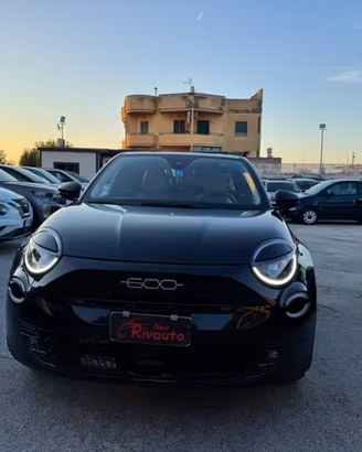 FIAT 600 Hybrid 110 CV DCT MHEV La Prima
