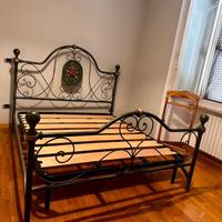 Letto matrimoniale in ferro battuto