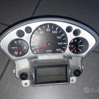 Versity 300 : faro chiavi centralina km radiatore