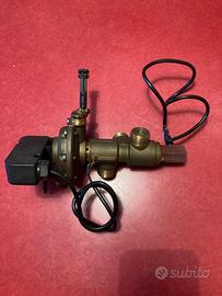 Valvola deviatrice a tre vie per caldaia con micro