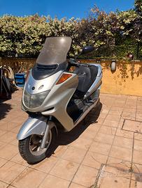 scooter majesty 250