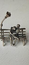 miniatura argento amanti su panca 