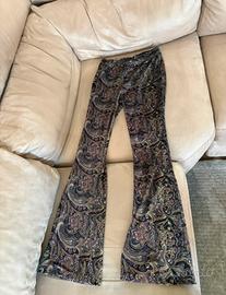 Pantaloni a zampa