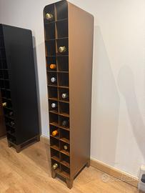 Portabottiglie in metallo, corten + rovere