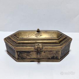 Scatola esagonale Persiana in Ottone - XIX Secolo