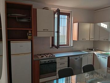 Cucina componibile più cassettone con ribalta