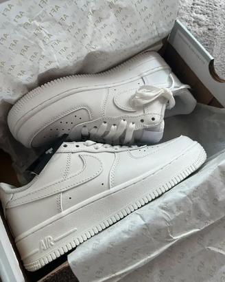 Scarpe Nike Air Force 1 Taglia 37.5