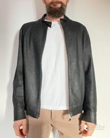 Bomber di pelle nero.