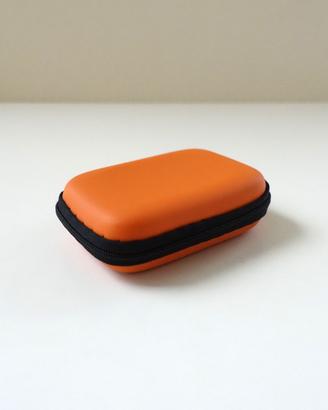 Custodia arancione per piccolo hard disk esterno