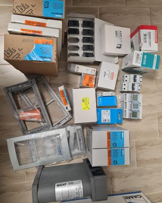 materiale elettrico 