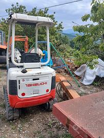 Escavatore Takeuchi TB016