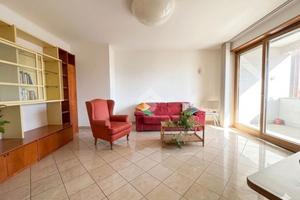 4 LOCALI A LA SPEZIA